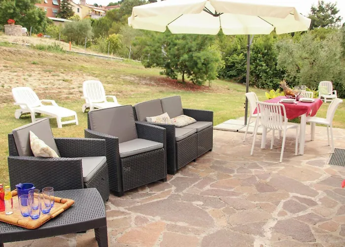 Lovely In Nyaraló Collesalvetti